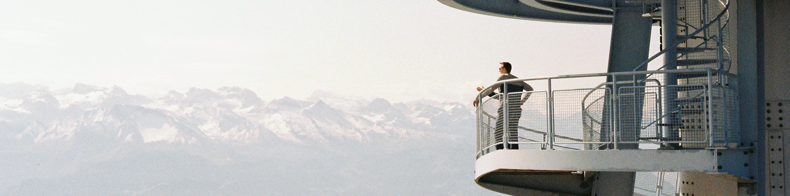 user-banner-image
